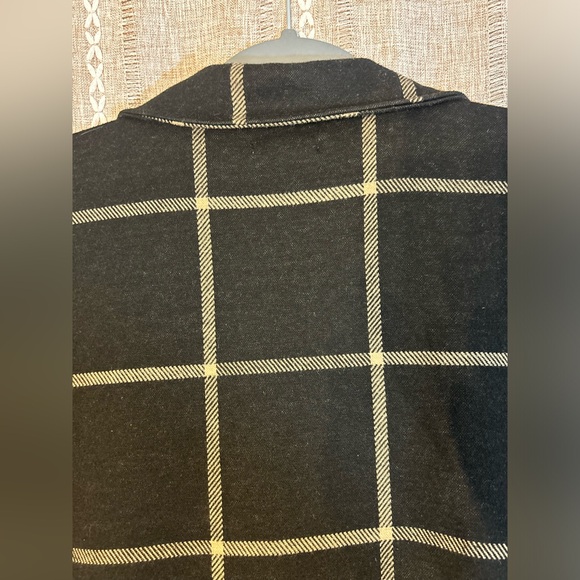 Maurice’s Plaid Blazer Cardigan in with Pockets. Excellent Condition. Size S - Picture 14 of 15